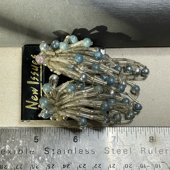 Vintage Multi bead Fireworks Clip On 3” Statement Earrings On Original Card NOS - Picture 5 of 9